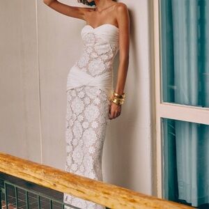 DECLARA Ivory Blossom Dress
White Lace Strapless Dress